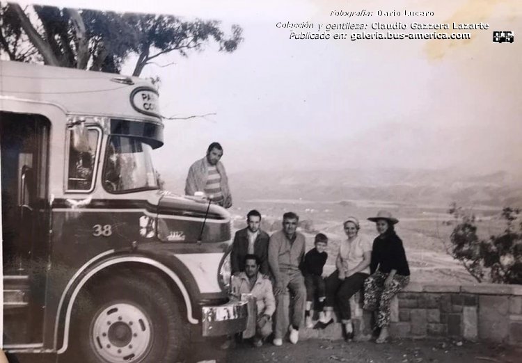 Mercedes-Benz LO 1112 - Las Delicias
[url=https://bus-america.com/galeria/displayimage.php?pid=49641]https://bus-america.com/galeria/displayimage.php?pid=49641[/url]

Línea 10 (Rosario), interno 38

Otra carrocería nueva...
de hace cinco décadas. Infelizmente no sabemos el nómbre

Fotografía: Dario Lucero
Colección: Marcelo Carossi
Extraído y gentileza de: Buses Rosarinos, en facebook
