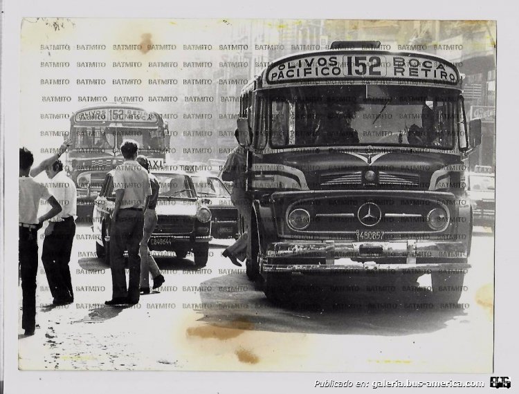 Mercedes-Benz LO 1114 - El Indio - Coop. Centenario
C.1480857

Línea 152 (Buenos Aires)

Fotógrafo: desconocido
Colección: Batmito
Extraído de: www.mercadolibre.com

[Datos de derecha a izquierda]
