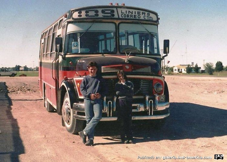 Mercedes-Benz LO 1114 - Suyai 9-84B - Nueve de Julio
C.1264510

Fotografía: ¿?
Colección y gentileza: Fernando Carnevale
Extraído de: facebook de Fernando Carnevale
