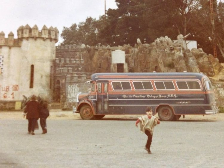 Mercedes-Benz LO 911 - La Carrocería del Sud - Velayos Hnos.
http://galeria.bus-america.com/displayimage.php?pos=-28475
Fotografía de: ¿Velayos?
Gentileza de: facebook Línea 543 - Lomas de Zamora
Extraída de: https://www.facebook.com/photo.php?fbid
=630989756934387&set=a.630987913601238.1073741842.
145347395498628&type=3&theater
