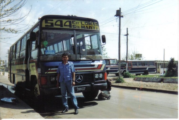 Mercedes-Benz OC 1214 - Ala - Velayos Hnos.
B.1889227
http://galeria.bus-america.com/displayimage.php?pos=-28478

Fotografía de: René Zapata
Gentileza de: facebook Línea 543 - Lomas de Zamora
Extraída de: https://www.facebook.com/photo.php?fbid
=273256166041083&set=a.273255932707773.73546.
145347395498628&type=3&theater
