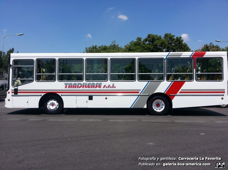 Mercedes-Benz OF 1418 - La Favorita Favorito GR - Tandilense
http://galeria.bus-america.com/displayimage.php?pid=37593
http://galeria.bus-america.com/displayimage.php?pid=37594
http://galeria.bus-america.com/displayimage.php?pid=37595

Fotografía y gentileza: Carrocería La Favorita
Extraídas de facebook.com

