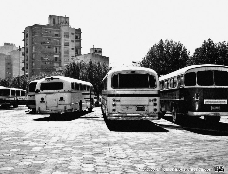 Mercedes-Benz OP 312 - Decaroli Hnos 
B 650165 [1°]
C 253749 [2°]
(Datos de derecha a izquierda)

Fotografía: Autor desconocido
Publicada en el Facebook "Archivo Fotográfico Ministerio de Infraestructura"
