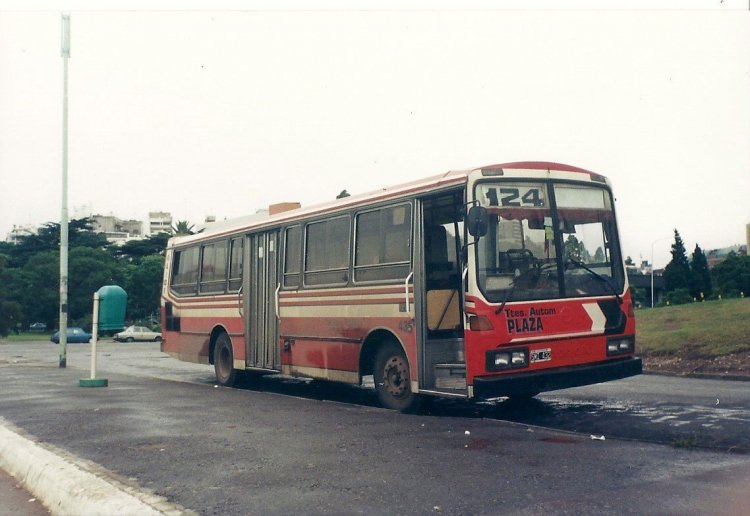El Detalle OA 101 - El Detalle - Plaza
SMI 432
Línea 124 - Interno 435

En venta en www.mercadolibre.com.ar
http://articulo.mercadolibre.com.ar/MLA-528934626-fotos-colectivos-antiguos-linea-124-buenos-aires-_JM#D[S:HOME,L:RECOMITEM-CORE-UNO-HISTORYITEMS,V:3]
