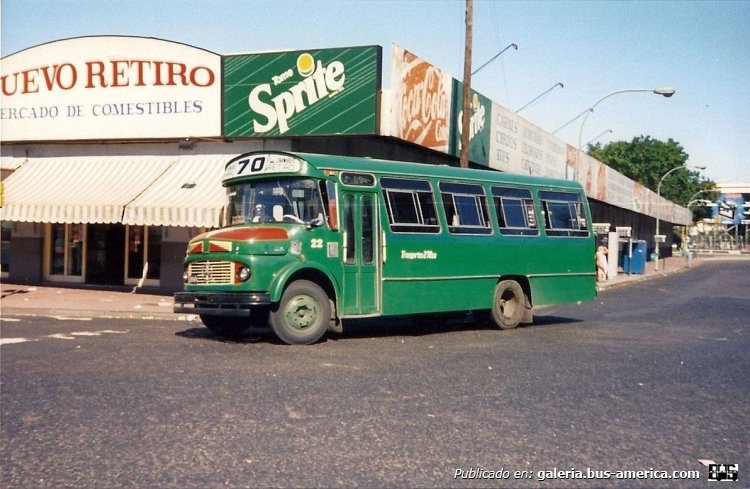 Mercedes-Benz LO 1114 - ALA (Prima) - Transporte 270
Línea 70 - Interno 22

Fotografía: ¿?
Imagen en venta en www.mercadolibre.com
http://articulo.mercadolibre.com.ar/MLA-530564771-fotos-colectivos-antiguos-linea-70-buenos-aires-_JM#D[S:HOME,L:CONVCATEG-CORE-ITM,V:1]
