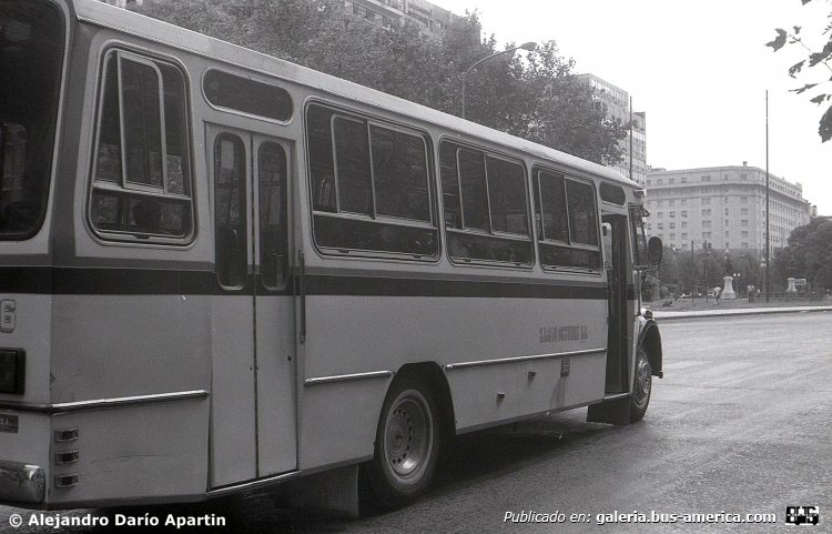 Mercedes-Benz LO 1114 - C.E.A.P. 26.00 - 12 De Octubre
Línea 7


Fotografía: Alejandro Darío Apartin
