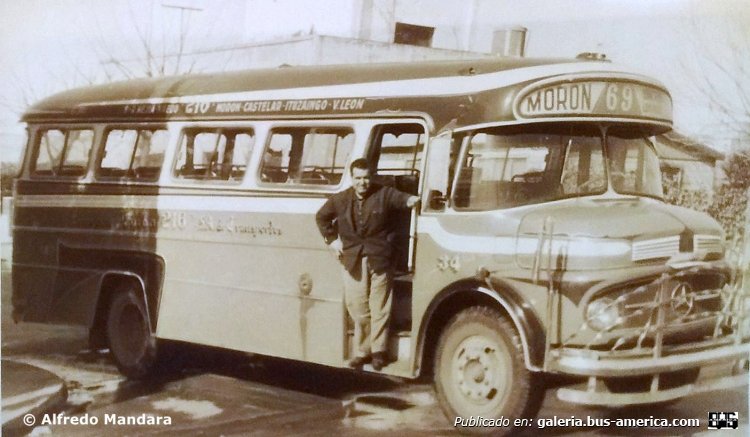 Mercedes-Benz LO 1112 - La Estrella - Empresa Línea 216
Línea 69 (luego 269) - Interno 34

Fotografía: Alfredo Mandara
