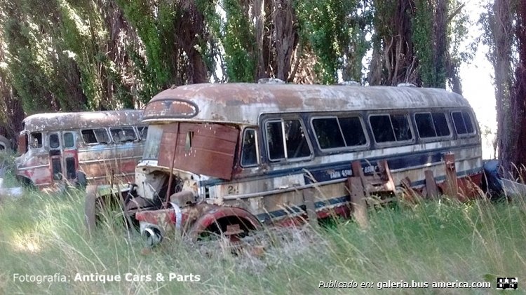 Mercedes-Benz LO 1114 - El Indio
Ex T.A. Mercedes

Fotografía: Antique Cars & Parts



