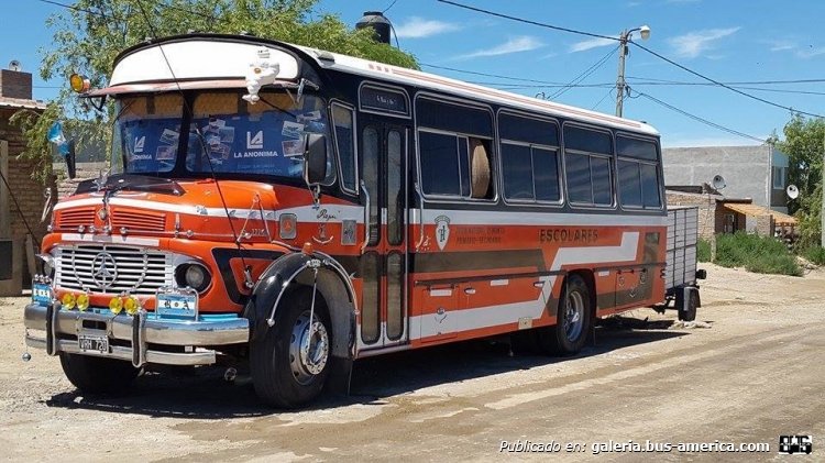 Mercedes-Benz LO 1114 - ALA (Prima) - Particular
B 2181581 - VRH 720

Fotografía: Diego
Publicada en el grupo de facebook "Camiones del pasado"
