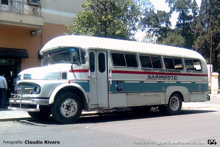 Mercedes-Benz LO 1112 - Alcorta - U.N.T.
Fotografía: Claudio Rivero
