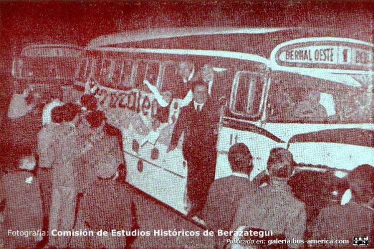 Bedford D5LZ1 - Coop. San Martín - M.O. Quilmes
Línea 1 (luego 159) - Interno 11

Fotografía: Comisión Estudios Históricos de Berazategui
