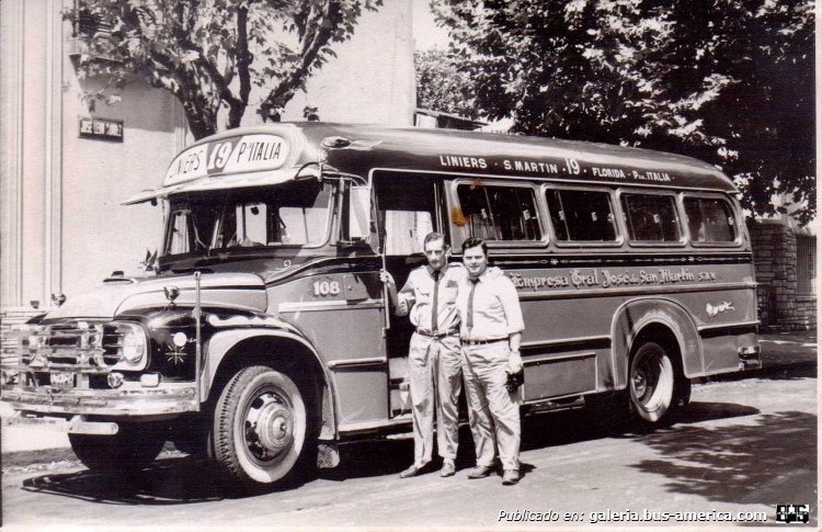 Bedford (G.M.A.) - Caseros - José de San Martín
Línea 19 (luego 161) - Interno 108

Fotografía: Gustavo González 
Publicada en el facebook "Historia de Vicente López"
