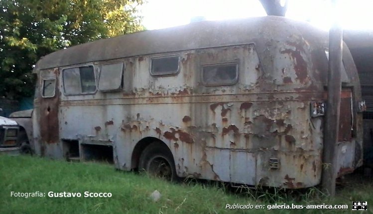 Ford (F.M.A.) - Particular
¿VFJ 806? ¿C 053011?

Fotografía: Gustavo Scocco

http://galeria.bus-america.com/displayimage.php?pid=39310
