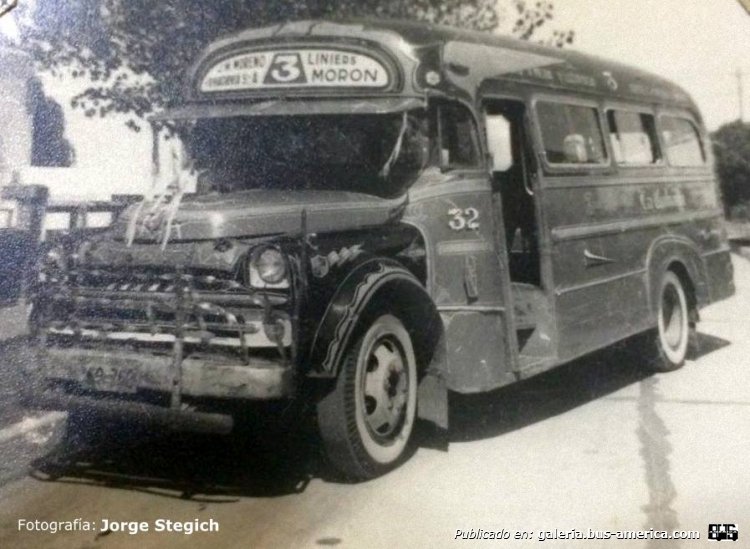 Dodge (Chrysler) - Colón - La Cabaña
69-760
Línea 3 (luego 172) - Interno 32

Fotografía: Jorge Stegich
