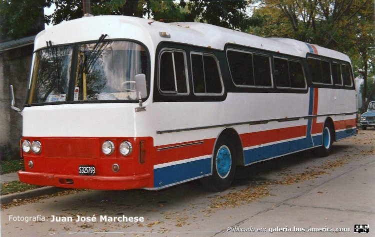 Magirus-Deutz 200 RS 12 - Varese - Particular
S 325793
Ex Serrano, interno 7

Fotografía: Juan José Marchese
