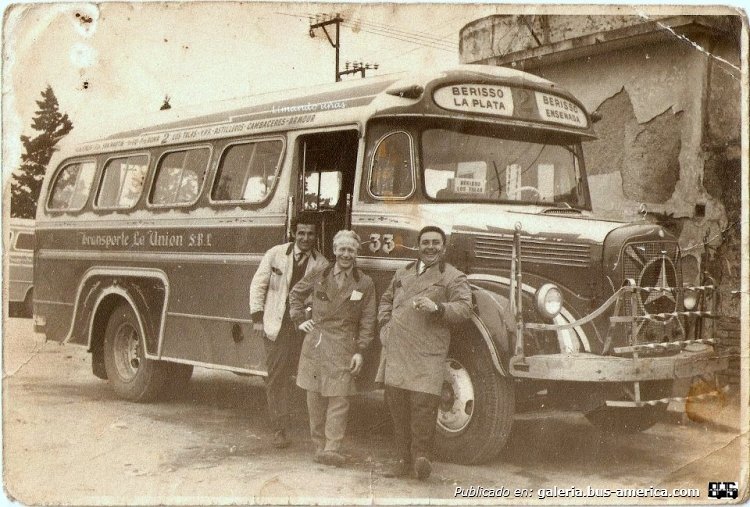 Mercedes-Benz L 312 - Mitre - La Unión 
Línea 2 - Interno 33

Fotografía: Autor desconocido
Publicada en el facebook "Limando uñas"
