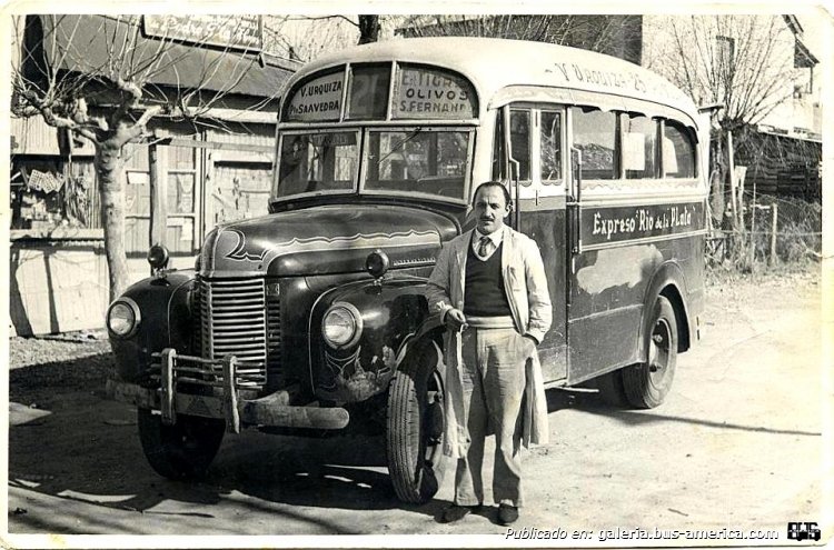International - Fortunato Francone - Expreso Río De La Plata
Línea 25

Fotografía: Autor desconocido
Publicada en el facebook " Lincoln Huellas De Nuestra Historia"
