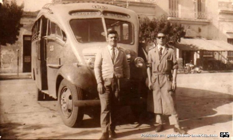 Chevrolet (G.M.C.) - Puletti - La Florida
Línea 133 - Interno 13

Fotografía: Autor desconocido
Publicada en el facebook " Lincoln Huellas De Nuestra Historia"
