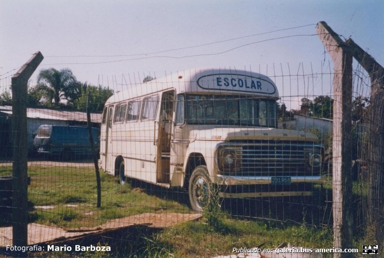 Ford (F.M.A.) - Alcorta (en Uruguay) - Escolar
231958

Fotografía: Mario Barboza
