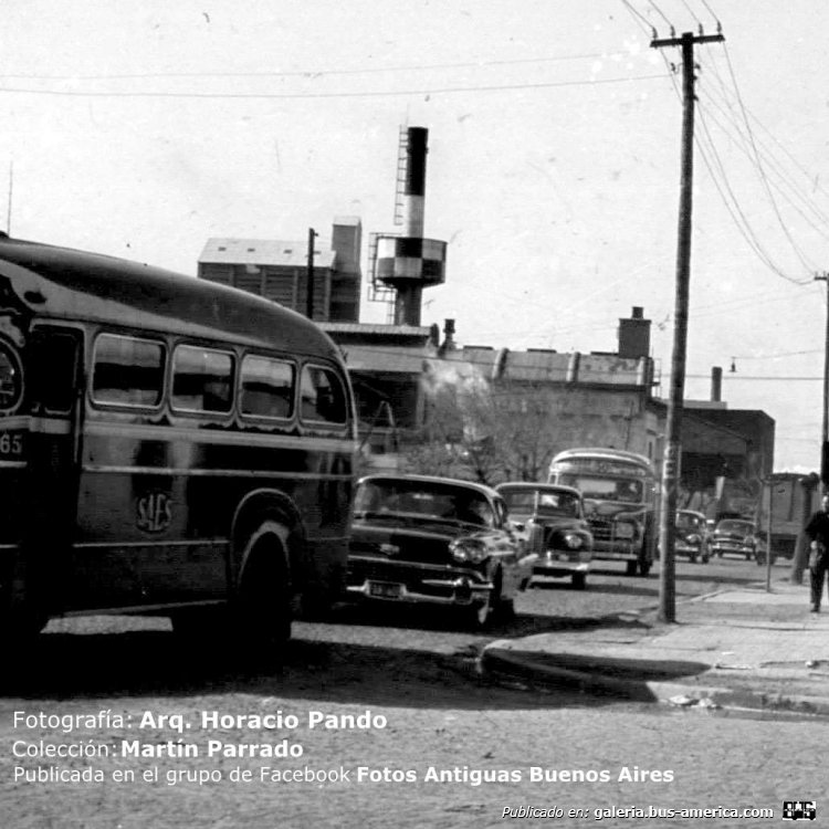 Mercedes-Benz L 312 - La Favorita - S.A.E.S.
Línea 225 - Interno 65

Fotografía: Arq. Horacio Pando
Colección: Martín Parrado
Publicada en el grupo de Facebook "Fotos Antiguas Buenos Aires"
