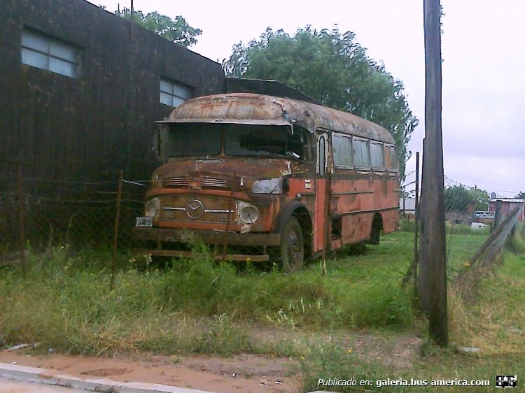 Mercedes-Benz LO 1112 - Alcorta - Particular
C 082107 - VPP 503

Fotografía: Matías Guzmán
Extraída del facebook "Fierros Oxidados"
