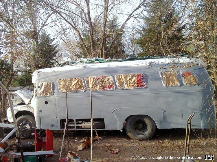 Bedford (G.M.A.) - La Porteña - Particular
Imagen extraída del Facebook Fierros Oxidados, mostrada por el usuario Mauro Méndez
