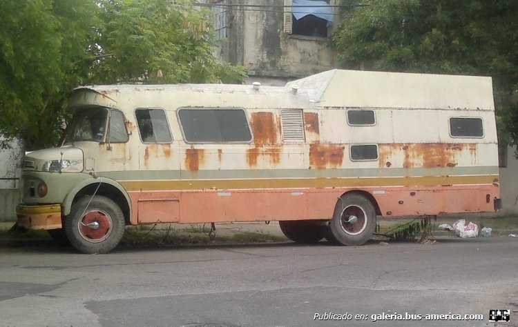 Mercedes-Benz LO 1112 - Andreolli y D´Alessandro - Particular
Fotografía: Pedro Néstor Tieso
Publicada en el grupo de Facebook "Fierros Oxidados"

