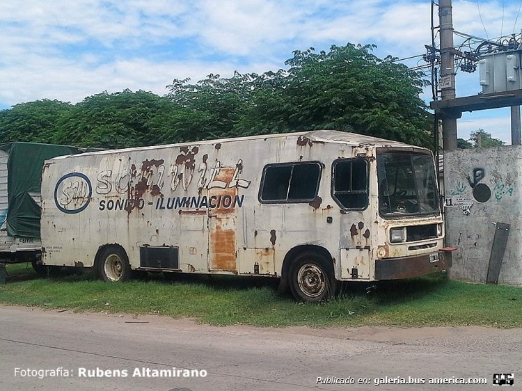 Ford B-7000 (frontalizado) -  Costa Brava - Particular
Fotografía: Rubens Alramirano
