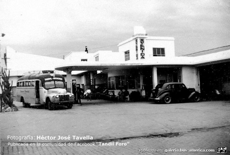 Ford (F.M.C.) - Decaroli Hnos - Avenida
Línea Tandil-Necochea - Interno 6

Fotografía: Héctor José Tavella
