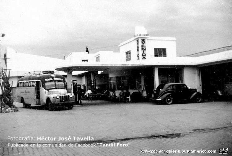 Ford (F.M.C.) - Decaroli Hnos - Avenida
Línea Tandil-Necochea - Interno 6

Fotografía: Héctor José Tavella
