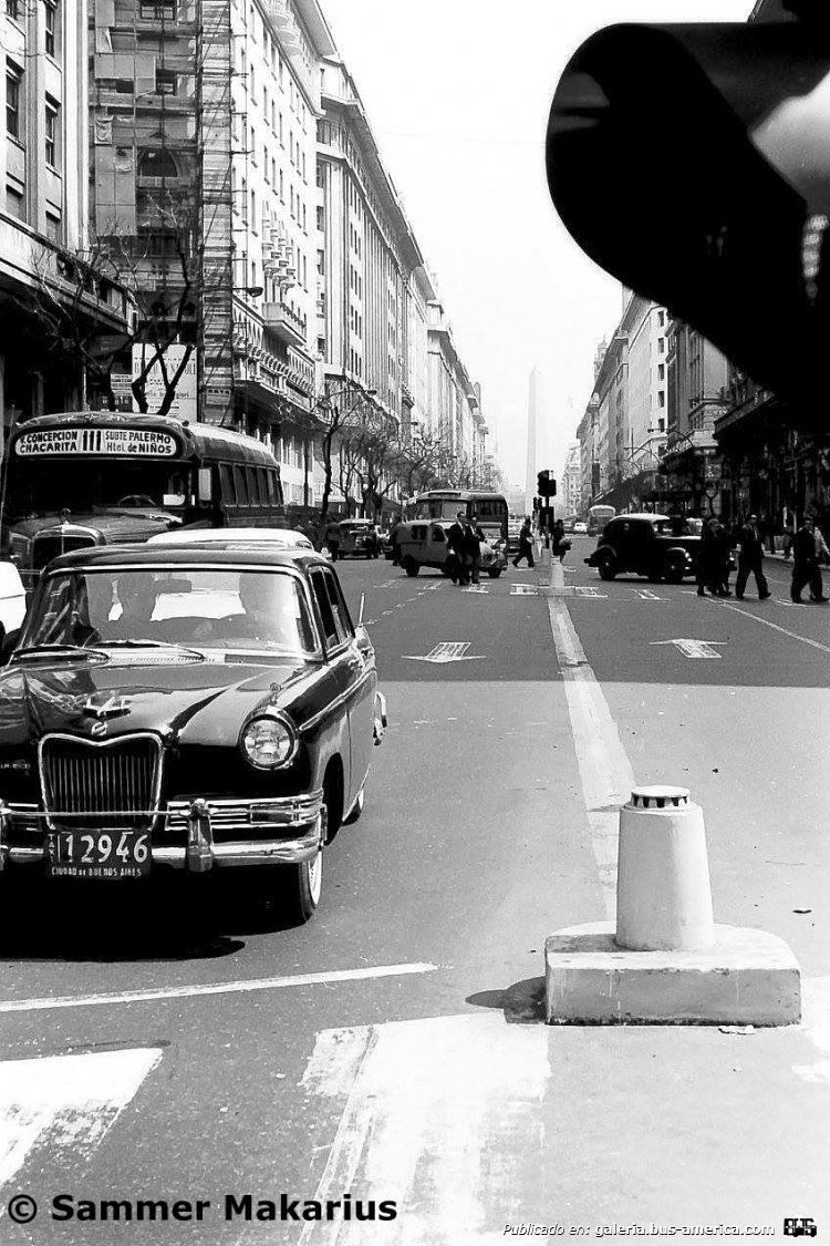 Mercedes-Benz L 312 - La Porteña - 25 de Mayo
Línea 111

Fotografía: Sameer Makarius
