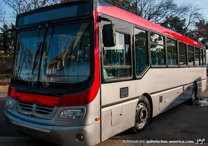 Iveco 170 S28 - Gold Bus
¿Nueva carrocería?
Sobre la planta de TATSA, y con el diseño de Galicia, producida por el vendedor de vehículos Buses Col

Fotografía: Buses Col
Esta fotografía pareciera esta alterada digitalmente.

