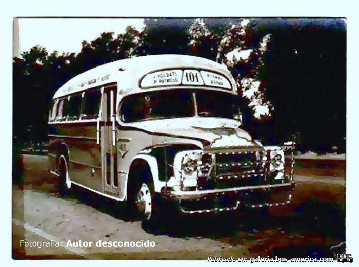 Bedford J6LZ1 (G.M.A.) - Rivadavia - Los Patricios
Línea 101 - Interno 45

Fotografía: Autor desconocido
