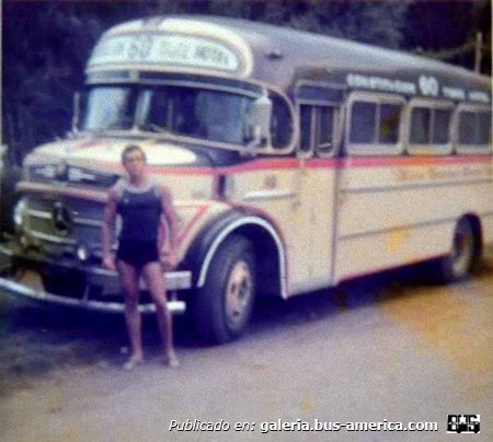 Mercedes-Benz LO 1114 - La Favorita - M.O.N.S.A.
Línea 60 - Interno 12

Fotografía: Autor desconocido
Publicada en el facebook de "Beto Pereira"
