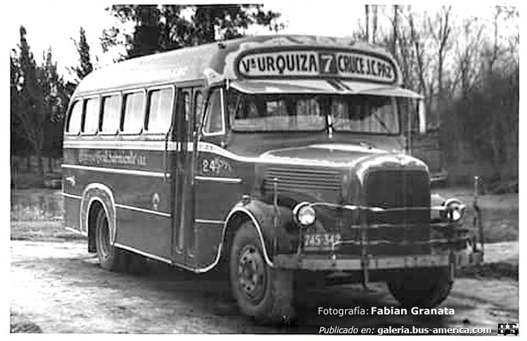 Mercedes-Benz L 312 - La Porteña - Expreso General Sarmiento
745-342
Provincia de Buenos Aires
Línea 7 (luego 176) - Interno 24

Fotografía: Fabian Granata

