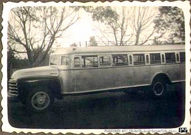 Chevrolet (G.M.C.) - Empresa Singer
Fotografía: Gabriel Eduardo Jacquemin
Publicada en el grupo de Facebook "Oberá Del Ayer"
