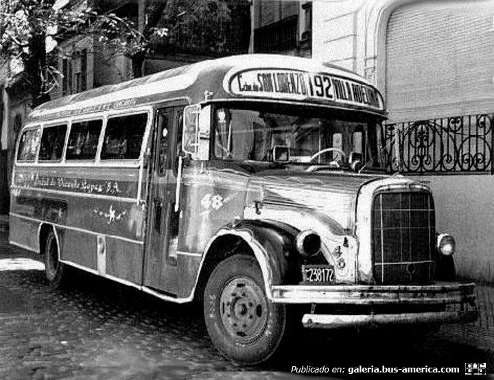 Mercedes-Benz L 312 - Caseros - Ciudad de Vicente López
C 238172
Línea 192 - Interno 48

Fotografía: Gaby Beñacar
