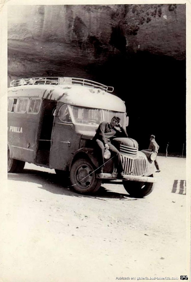 Chevrolet (G.M.C.) - Sierras de Punilla
[url=https://bus-america.com/galeria/displayimage.php?pid=7499]https://bus-america.com/galeria/displayimage.php?pid=7499[/url]

Fotografía: Hugo Thimig
Publicada en el facebook "Capilla del Monte en Blanco y Negro"
