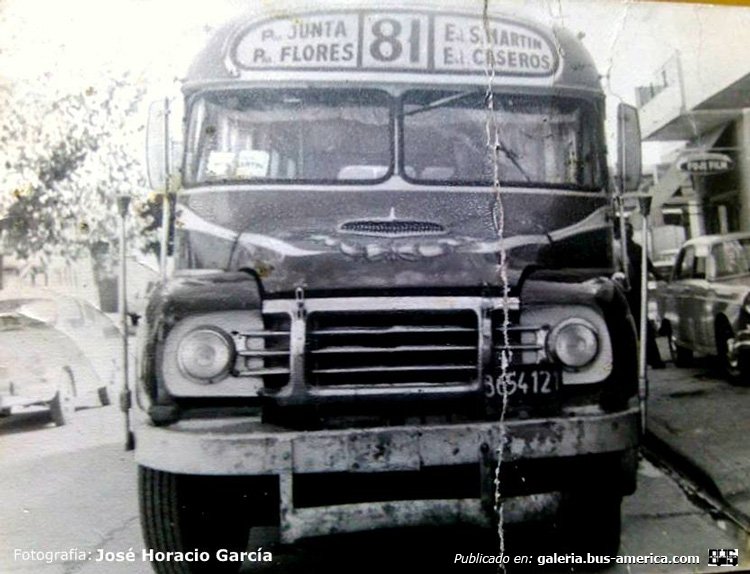 Bedford (G.M.A.) - Caseros - 25 De Marzo
B 654121
Línea 81 - Interno 22

Fotografía: José Horacio García
