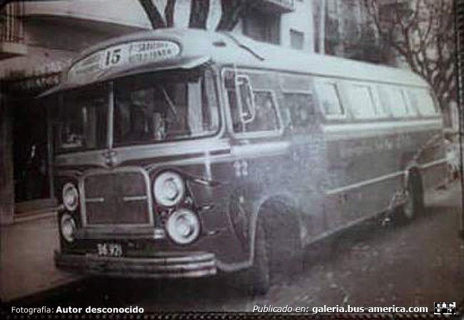 Mercedes-Benz OP 312 - El Halcón - Sur-Nor
Línea 15 - Interno 22

Fotografía: Autor desconocido
