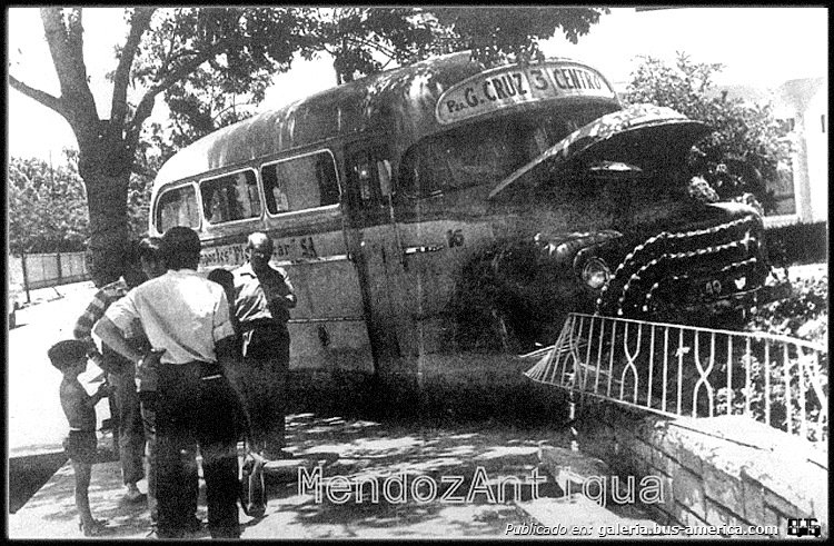 Bedford D5LZ1 - La Favorita - Presidente Alvear
1149
Línea 3 - Interno 16

Fotografía publicada en "Mendoza Antigua"
