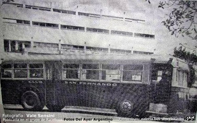 Club San Fernando
Fotografía: Vale Sensini
Publicada en el grupo de Facebook "Fotos Del Ayer Argentino"
