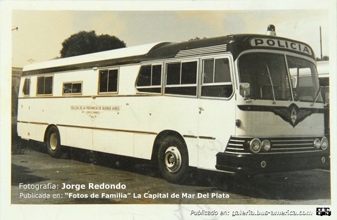 ACLO - Sánchez Mañas - Policía de la Provincia de Buenos Aires
Fotografía: Jorge Redondo
Publicada en "Fotos de Familia" La Capital de Mar Del Plata

http://galeria.bus-america.com/displayimage.php?pid=29345
