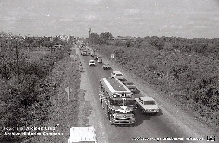 Mercedes-Benz LO 1114 - A.L.A. - Expreso Paraná
Línea 228

Fotografía: Alcídes Cruz
Archivo Histórico Campana
