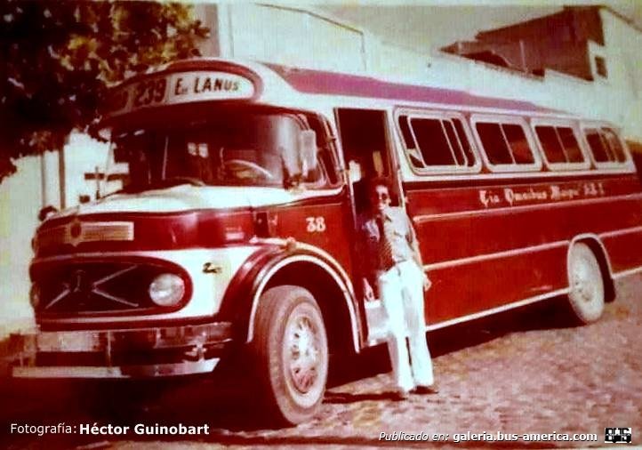 Mercedes-Benz LO 1114 - Ottaviano - Cía. Ómnibus Maipú
Línea 239 - Interno 38

Fotografía: Héctor Guinobart
