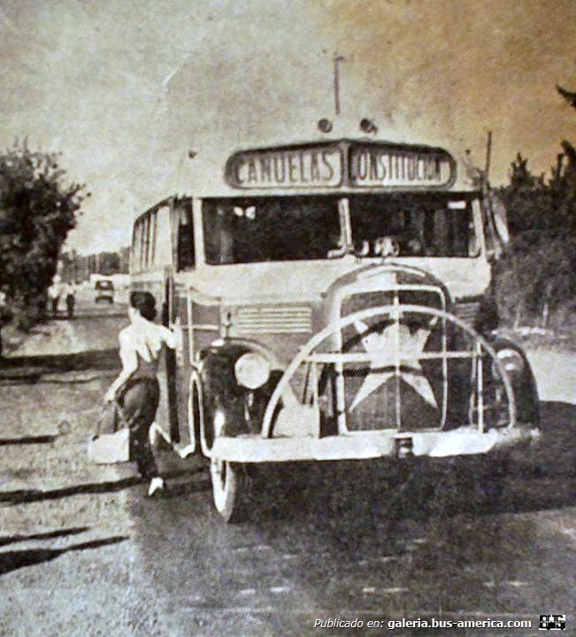 Mercedes-Benz O-3500 - Braje - Expreso Cañuelas
Línea 151 (Luego 51)

Fotografía: Autor desconocido
Publicada en el facebook "Historia de Ezeiza"
