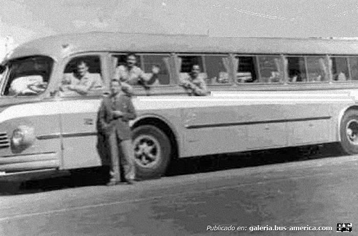 Mercedes-Benz O-6600 H (en Argentina) 
Fotografía: Autor desconocido
Publicada en el facebook "Museo Miramar"
