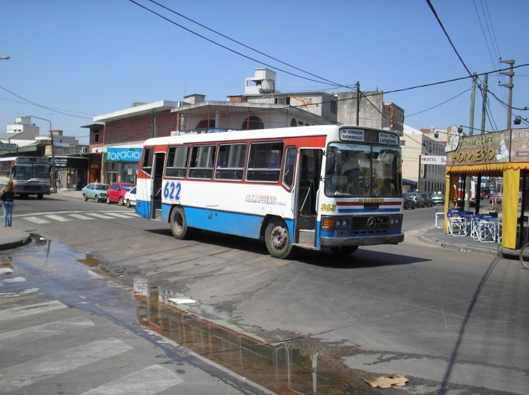 Mercedes-Benz OF 1214 - San Miguel - Almafuerte
B 2216398 - UZS 793
Linea 622 - Interno 563
Reforma de trompa simil La Favorita.
Palabras clave: Almafuerte SACI San Miguel Linea 622