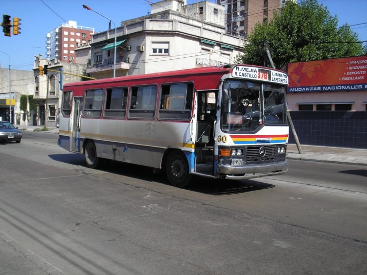 Mercedes-Benz OF 1214 - Acoplat - Almafuerte
TJG 208
Linea 378 - Interno 60
Acoplat con reforma de frente a La Favorita.
Palabras clave: Almafuerte SACI Acoplat Linea 378