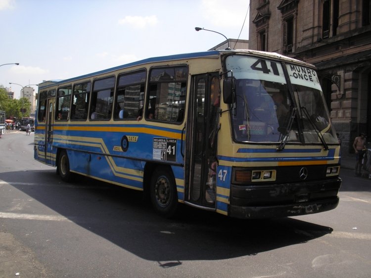Mercedes-Benz 1316 - CND - Azul SATA
C.1631751 - RCJ292
Linea 41 - Interno 47
La antigua AZUL SATA, operadora de la linea 41, con un OH1316 "aerodinamico". 
Palabras clave: Nueva Dimensión Linea 41 SATA